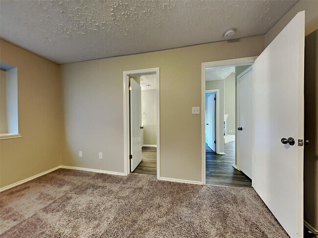 Building Photo - 23035 Red Leo Ln