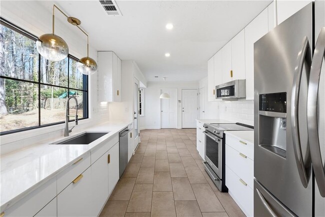 Building Photo - 2207 Heritage Trace Dr