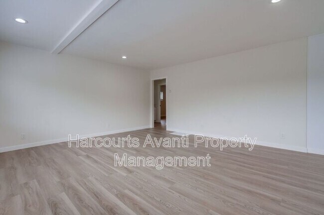 Building Photo - 523 S Barnwell St