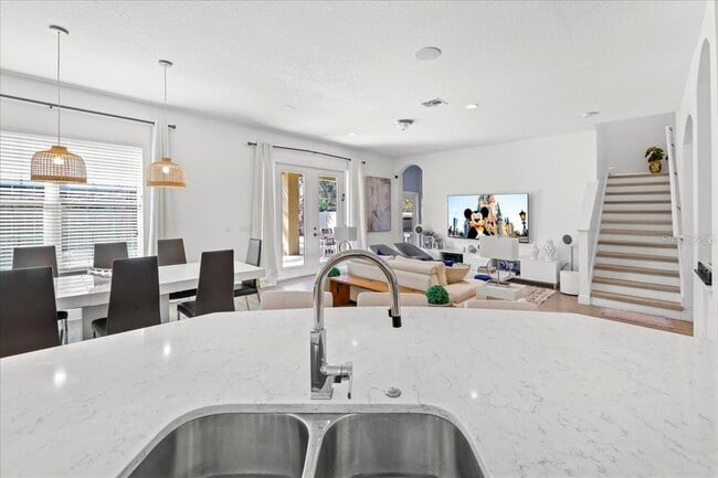 Building Photo - 8746 Crescendo Ave