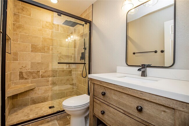 Building Photo - 2803 Foxwood Dr