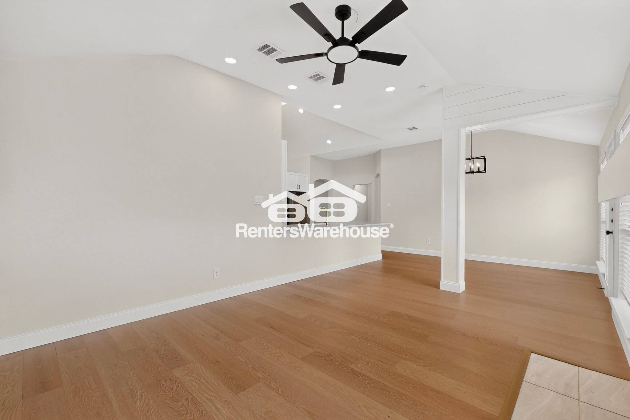 Building Photo - 9113 Warren Dr