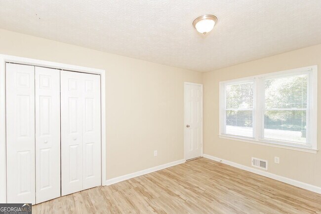 Building Photo - 4641 Flint Hill Rd SW