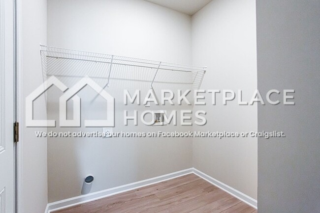 Building Photo - 214 W L Miller Dr