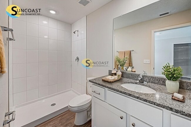 Building Photo - 9524 Hood Rd