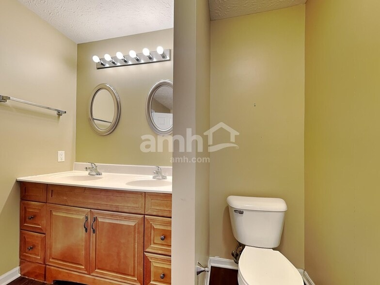 Building Photo - 2939 W Barnhill Pl