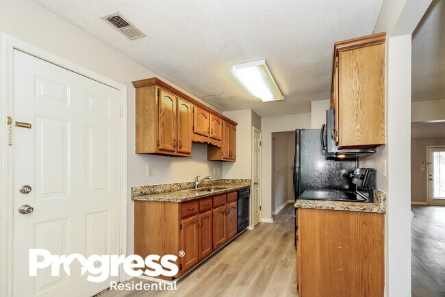 Building Photo - 5715 Riverhead Ave