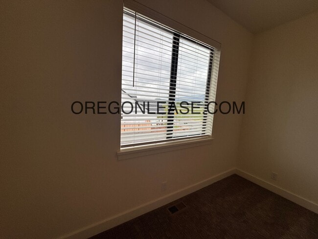 Building Photo - Brand New 3-Bed, 2.5-Bath Townhouse in Coburg