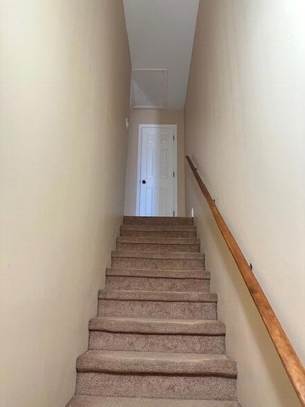 Building Photo - 1615 Manchester Trail NE