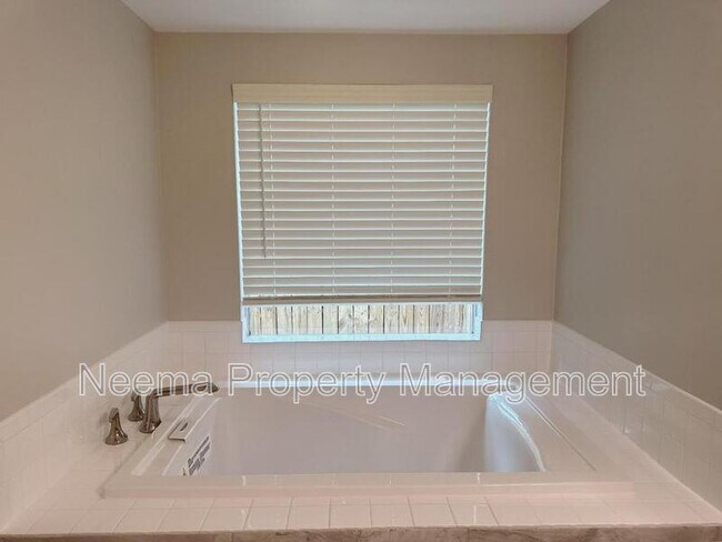 Building Photo - 6226 Allentown Dr