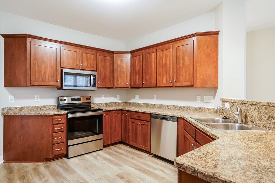 Building Photo - 8537 Battery Crest Ln