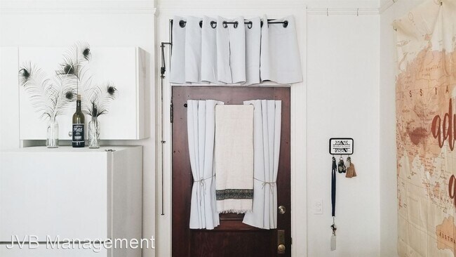 Building Photo - 351 14th St