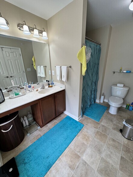Building Photo - 180 Hemisphere Cir
