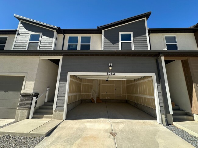 Building Photo - 5260 Acacia Dr