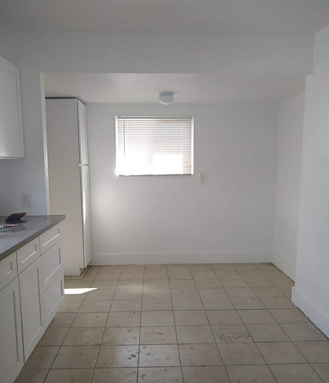 Building Photo - **Beautiful 2 Bed 1 bath Single Family Hom...