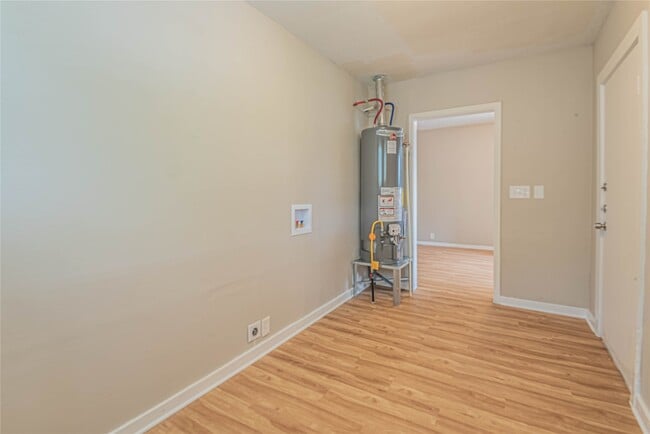 Building Photo - 203 Beatrice