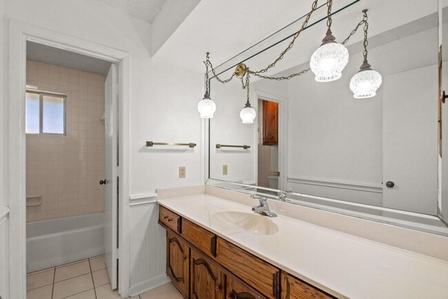 Building Photo - Charming 3-Bedroom Home with Garden Oasis