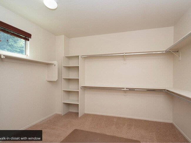 Building Photo - 141 W Hackberry Dr