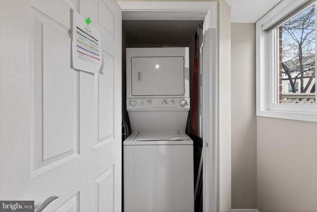 Building Photo - 1455A N Van Dorn St