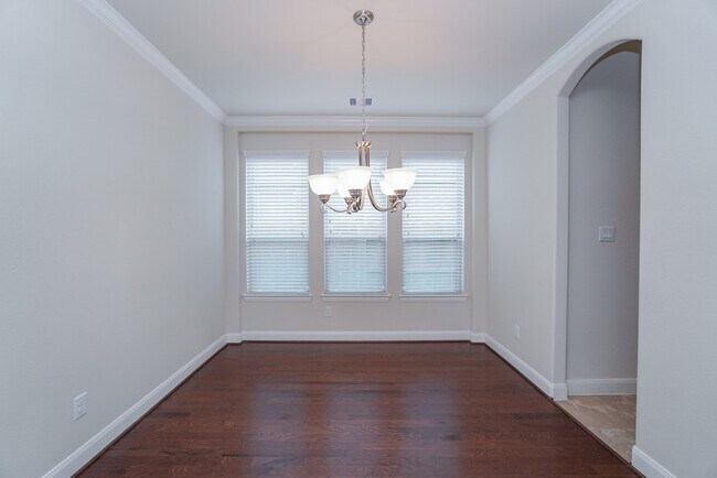 Building Photo - 28651 Far West Trail