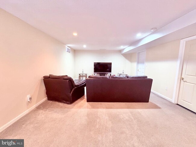 Building Photo - 39 Wild Rose Dr