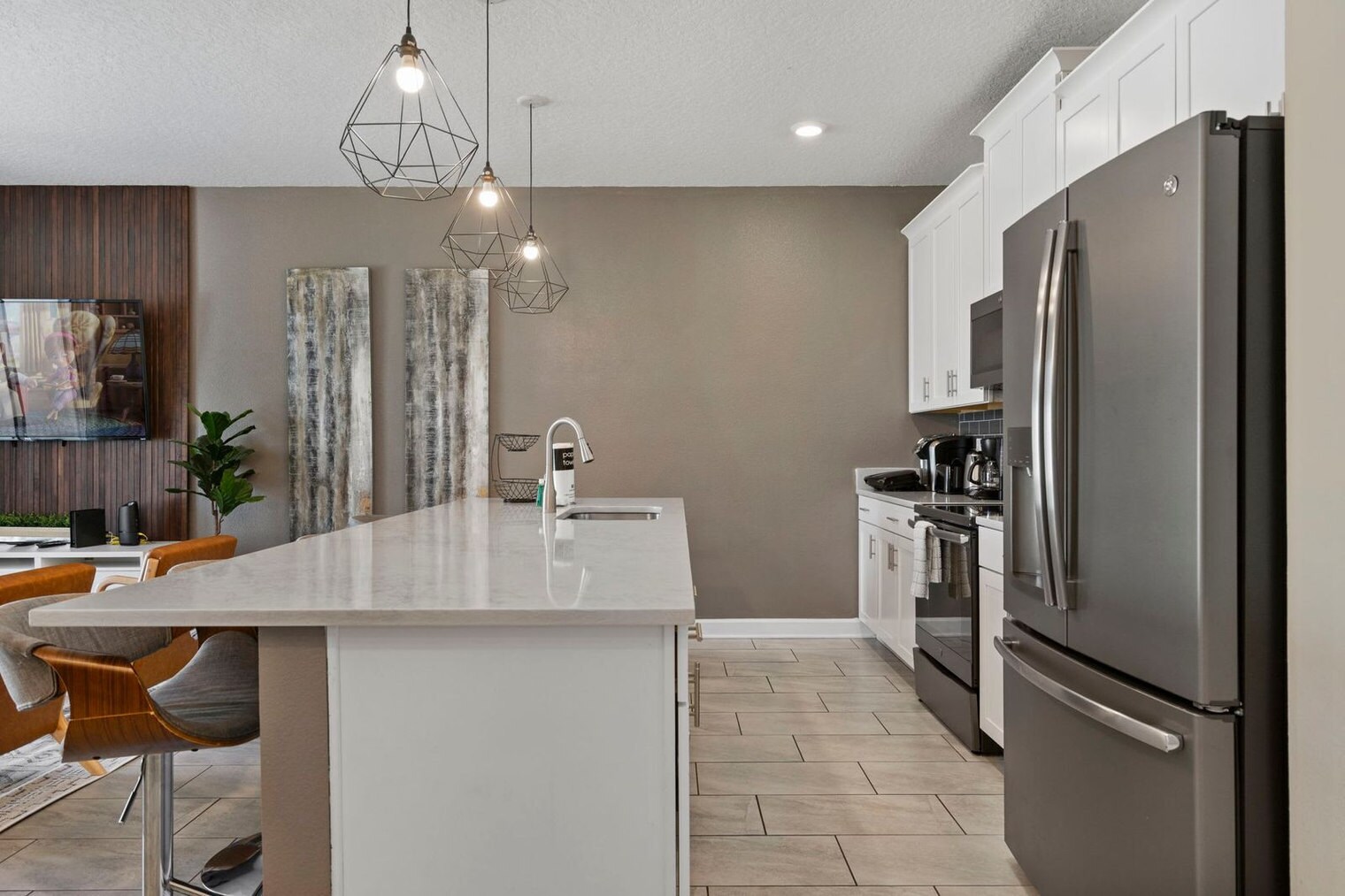Building Photo - 8941 Stinger Dr