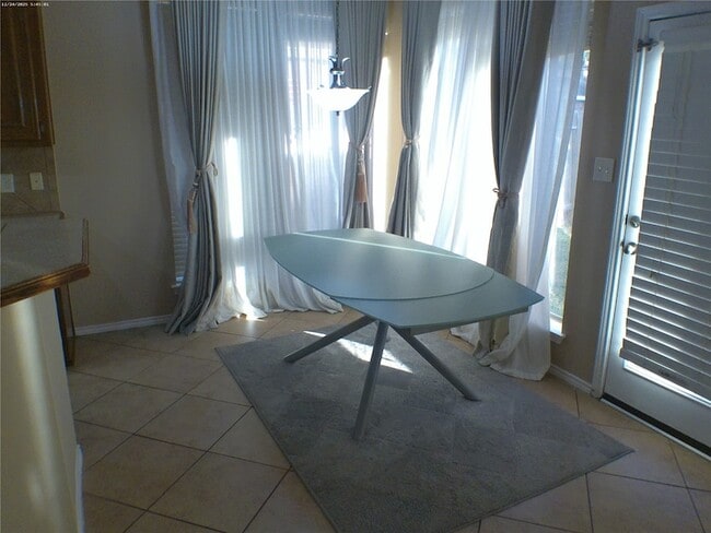 Building Photo - 20207 Emerald Cliff Ln