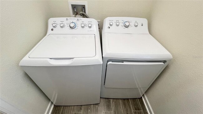 Building Photo - 8817 Beth Page Ln