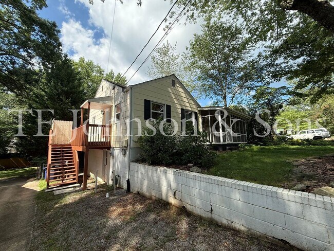 Building Photo - Charming 3-Bedroom Home with Screened Porc...