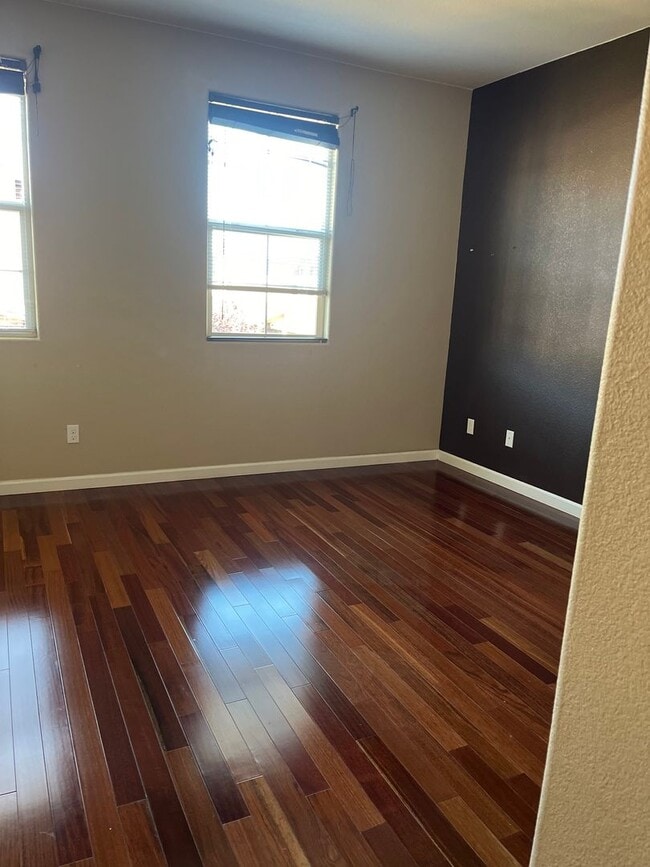 Building Photo - $3990 / GORGEOUS 3 BEDROOM HOME IN ARDENWO...
