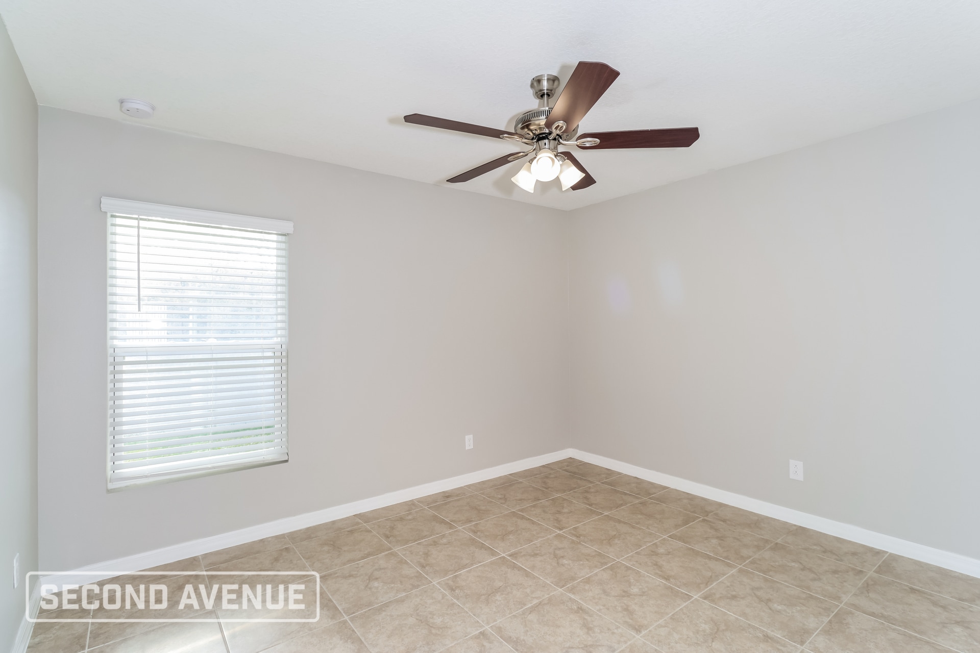 Building Photo - 594 Topeka Rd SW