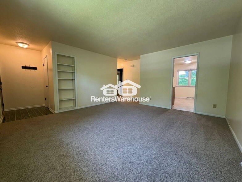 Building Photo - 1215 Cummins Pkwy