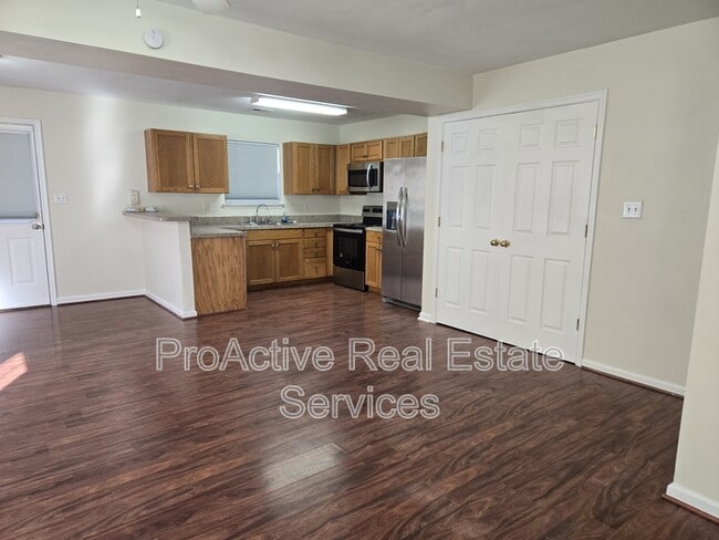 Building Photo - 831 Marshall Ave