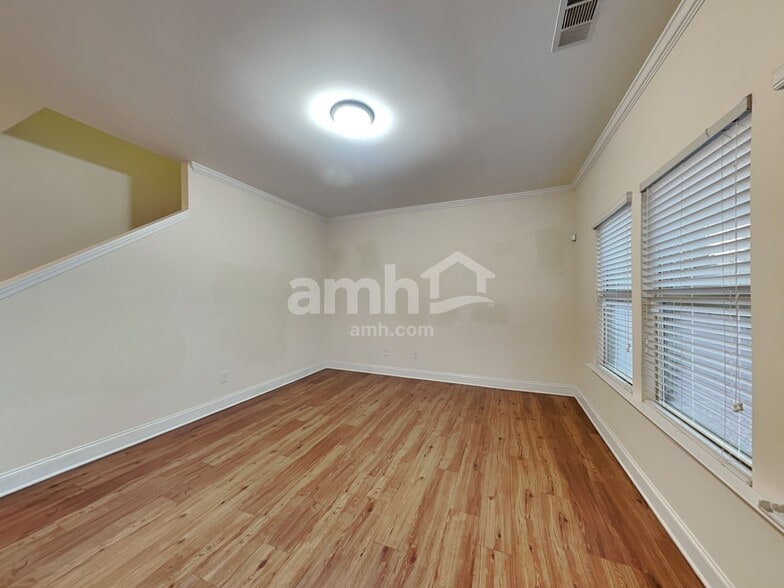 Building Photo - 2515 Beal St