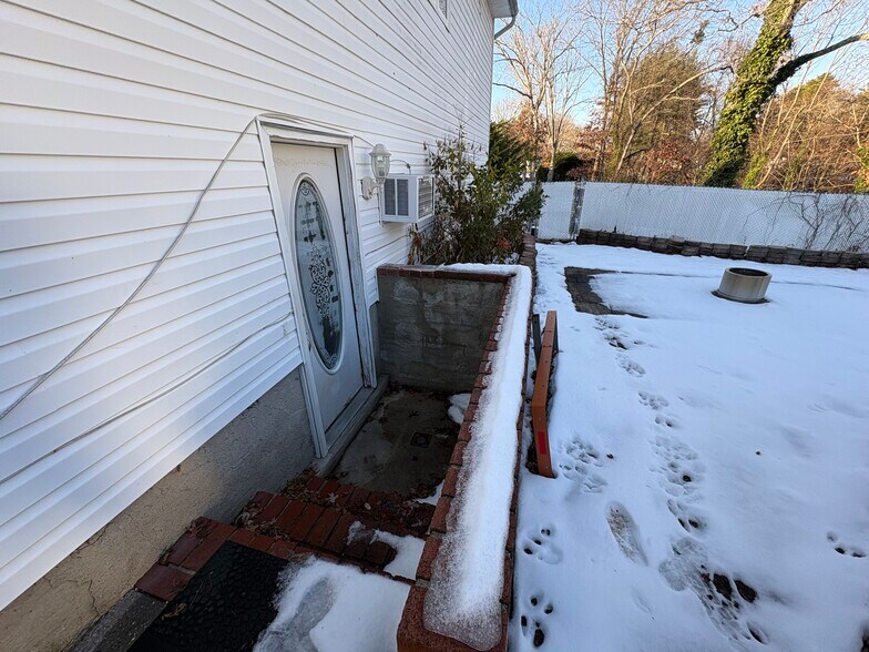 Building Photo - 26 Knolltop Dr