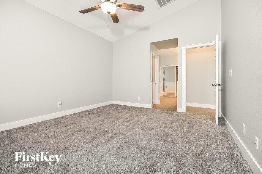 Building Photo - 3840 Bowers Hollow Ave