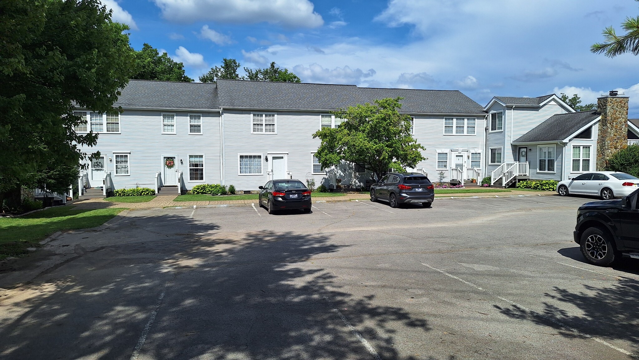 Allocated Parking - 217 Walton Ferry Rd