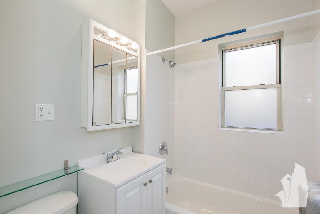 Building Photo - 1916 W Winona St