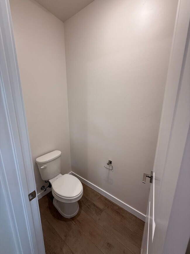 Building Photo - 5008 Sand Strm Rd