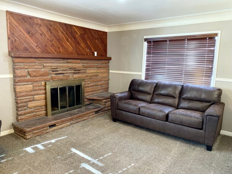 Building Photo - 244 S 100 W