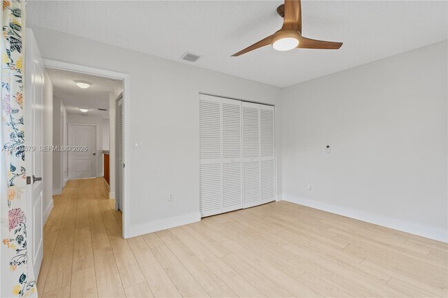 Building Photo - 237 NW 100th Ave