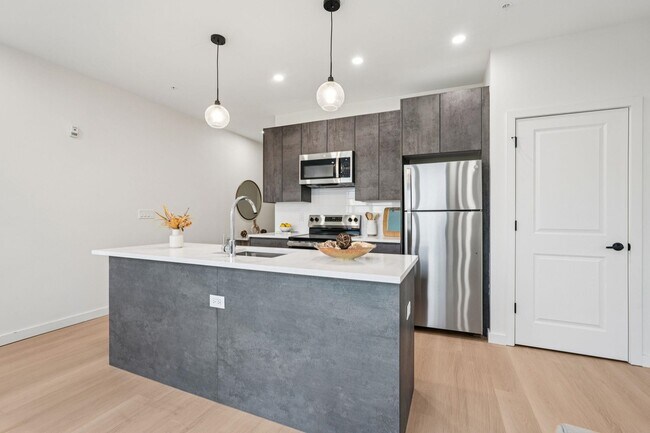 Building Photo - 1 Mallory Ave