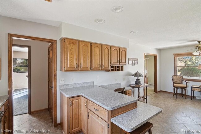 Building Photo - 245 Lynbrook Dr