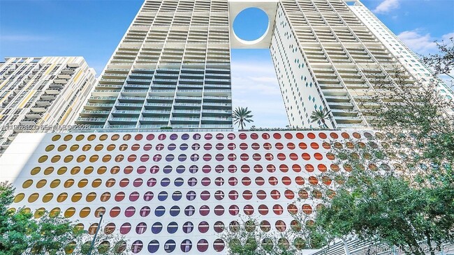 Building Photo - 500 Brickell Ave
