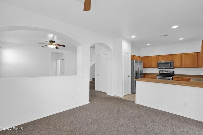 Building Photo - 1750 W Union Hills Dr