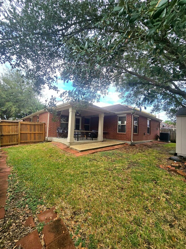 Building Photo - 15618 Sweet Maple Ct