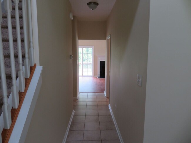 Building Photo - 3 Br 2.5 BA in Southwest