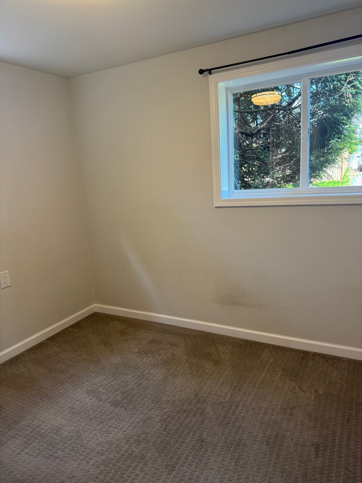 Building Photo - 1509 N 143rd St