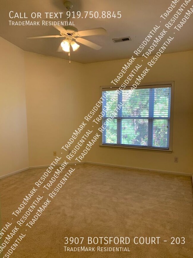 Building Photo - 2 Bedroom 2 Bath Condo on Botsford Court A...