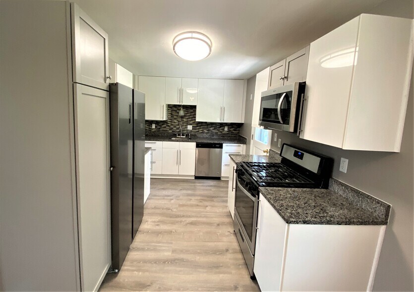 Building Photo - 754 Cottonwood Dr